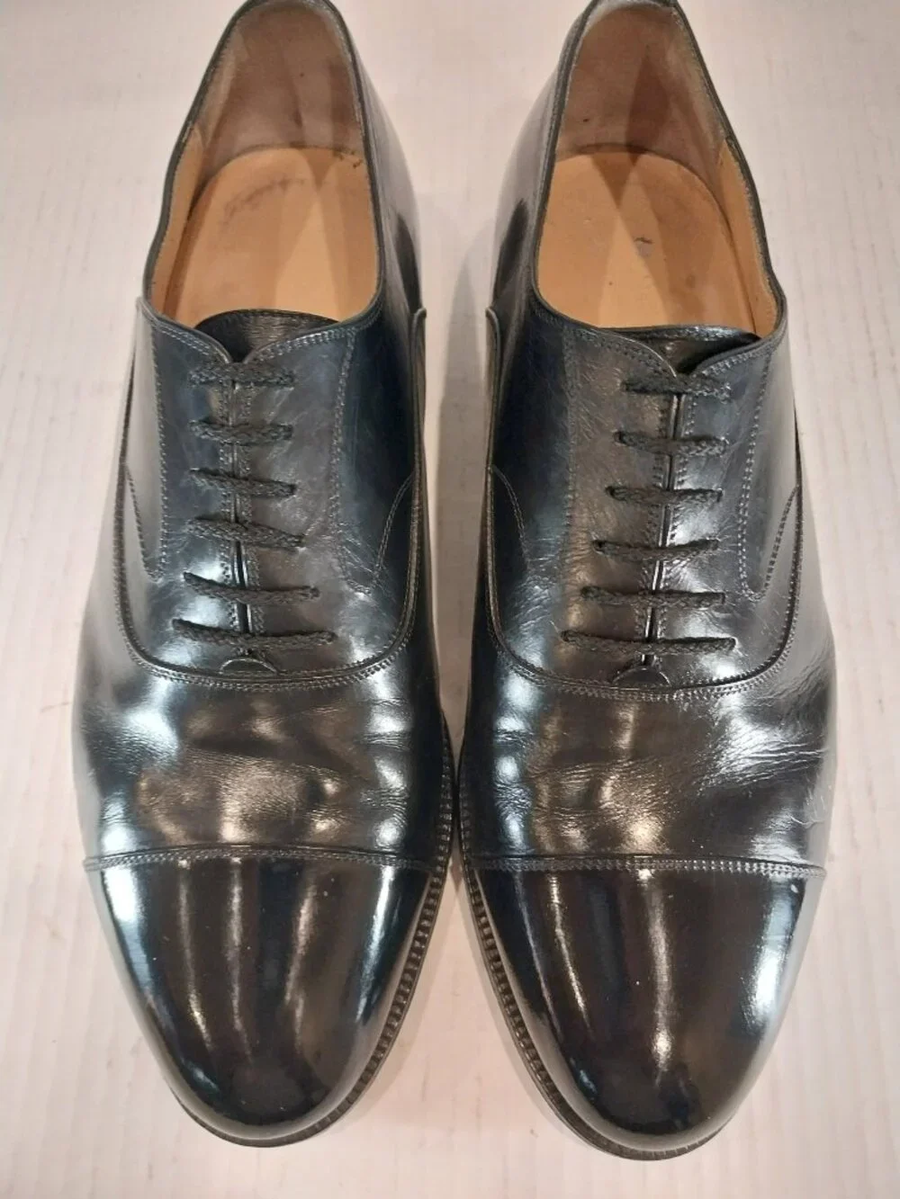 SALVATORE FERRAGAMO men's (SAVE $800) size 8.5 2E black Oxford.